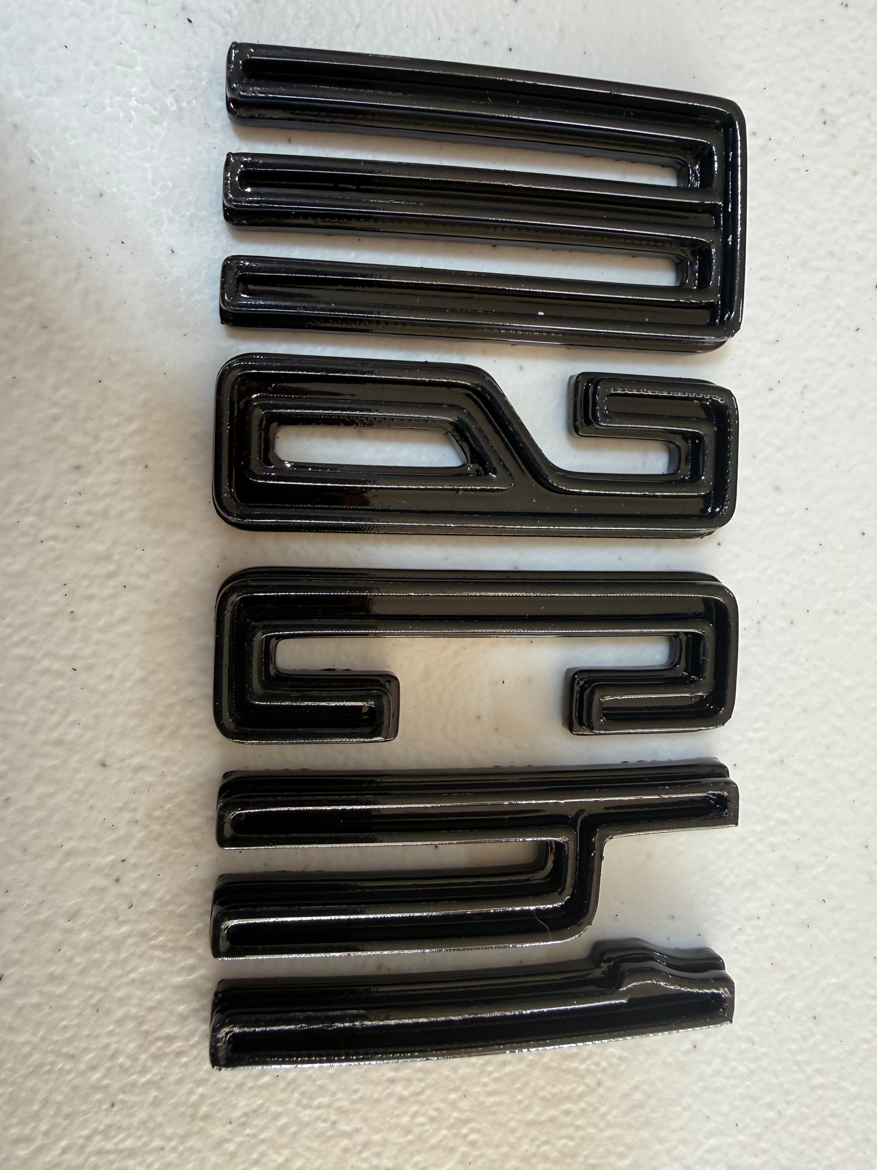 Mach 1 Fender Emblem Set - Standard